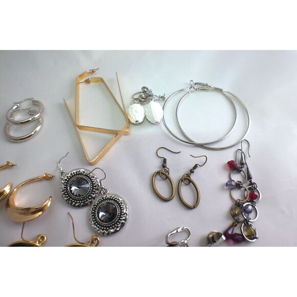 Vintage/Modern Drop Earrings Lot of 23 Rhinestones Beaded Silver Tone Gold Tone - Picture 6 of 6